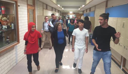 Weingarten with immigrants students in Austin