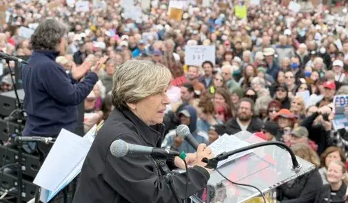 Randi in front of crowd