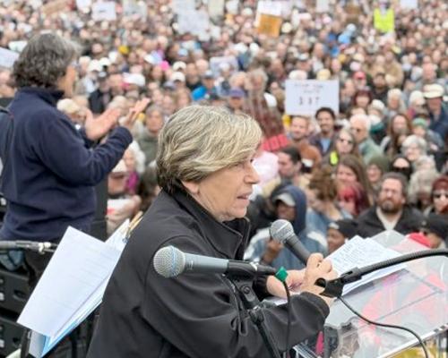 Randi in front of crowd