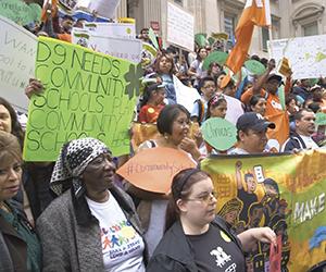 rally de escuelas comunitarias, NYC