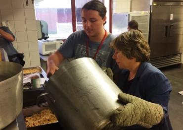 Weingarten at food prep program in St. Tammany