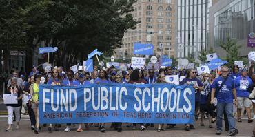 Rally para la financiación de escuelas públicas