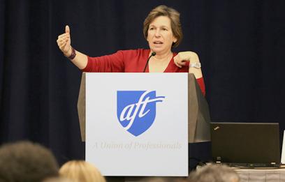 Randi Weingarten en la conferencia política de la AFT