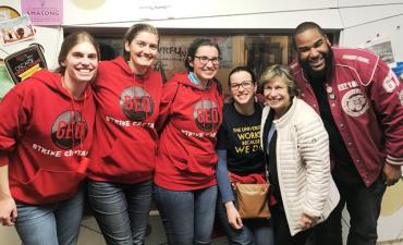 Randi Weingarten with striking members