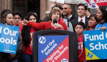 Randi Weingarten en el rally FOF