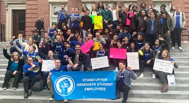 Miembros de Stand Up for Graduate Student Employees, en la Universidad de Brown