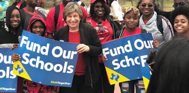 Randi Weingarten en el rally FOF