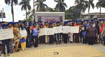 Randi Weingarten con miembros de United Teachers of Dade