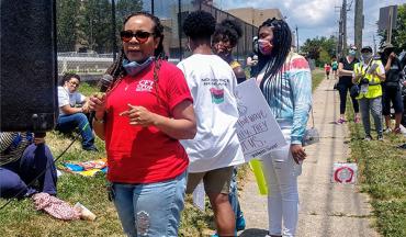 Nakia Davis en protesta por la importancia de los estudiantes negros y su salud