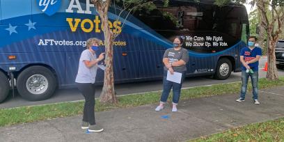 Randi & AFT Votes bus in Florida