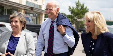 Randi Weingarten con los Biden