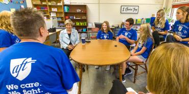 Randi Weingarten visita Buckeye Jr. High en Medina, OH