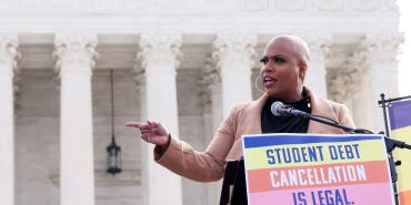 Rally de la deuda estudiantil de Ayanna Pressley