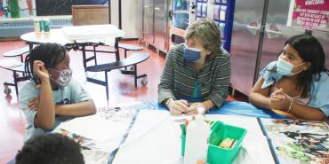 Randi Weingarten en una escuela del Bronx