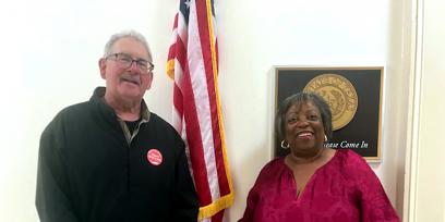 Miembros jubilados de la AFT Rita Runnels (Texas AFT Plus) y Roger Boudreau (jubilados de la AFT Rhode Island).