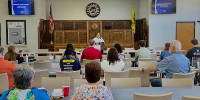 AFT Executive Vice President Evelyn DeJesus leads an AFT Know Your Rights training.