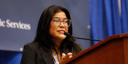 Karla Hernández-Mats receives the Women’s Rights Award.